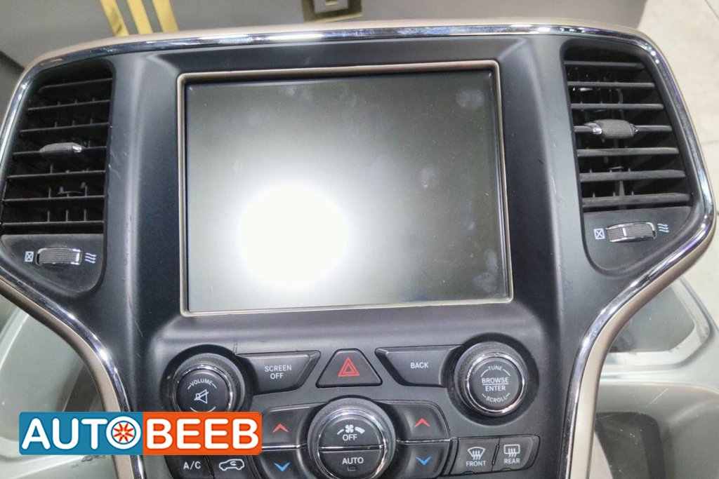 Cabin Dashboard Jeep Grand Cherokee