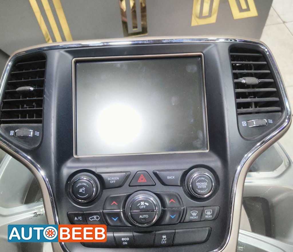 Cabin Dashboard Jeep Grand Cherokee