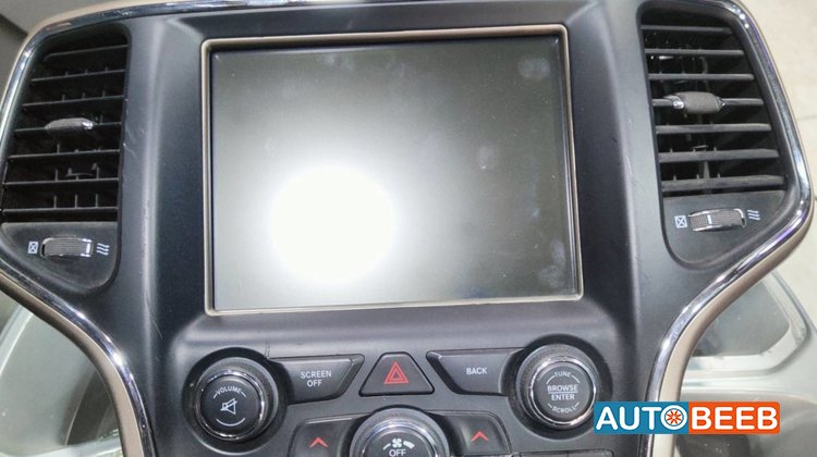 Cabin Dashboard Jeep Grand Cherokee