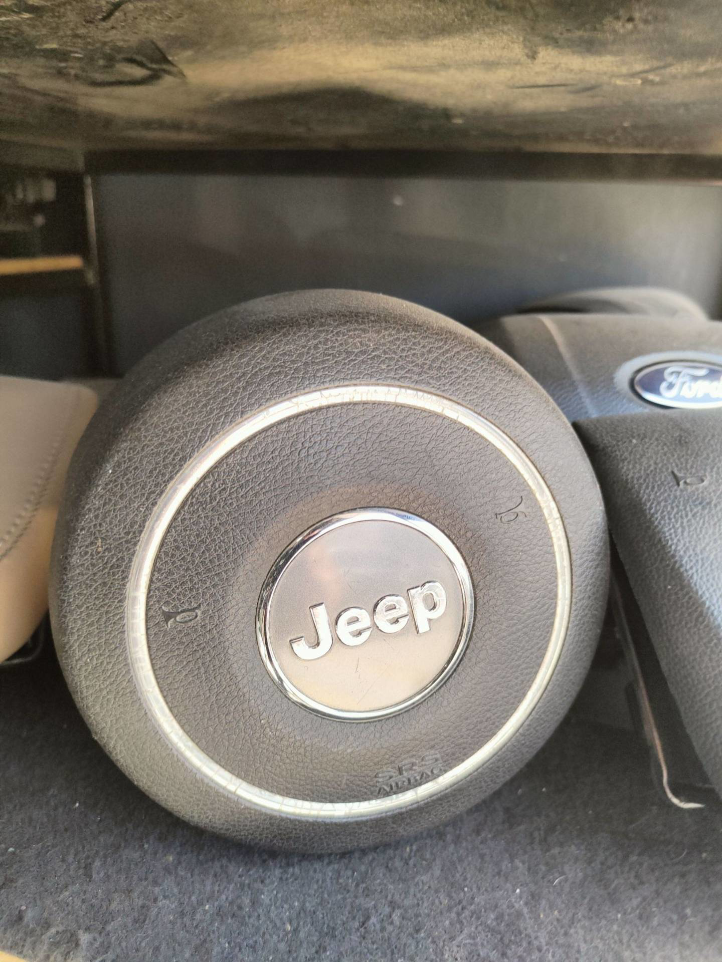 Cabin Steering Wheel Jeep Grand Cherokee
