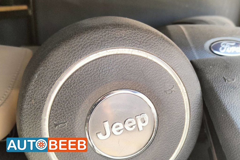 Cabin Steering Wheel Jeep Grand Cherokee