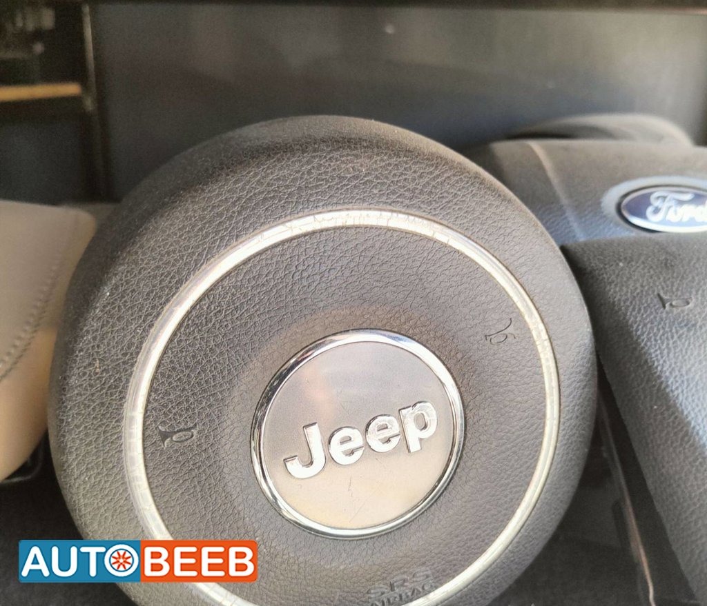 Cabin Steering Wheel Jeep Grand Cherokee