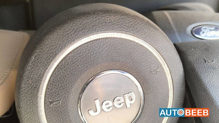 Cabin Steering Wheel Jeep Grand Cherokee