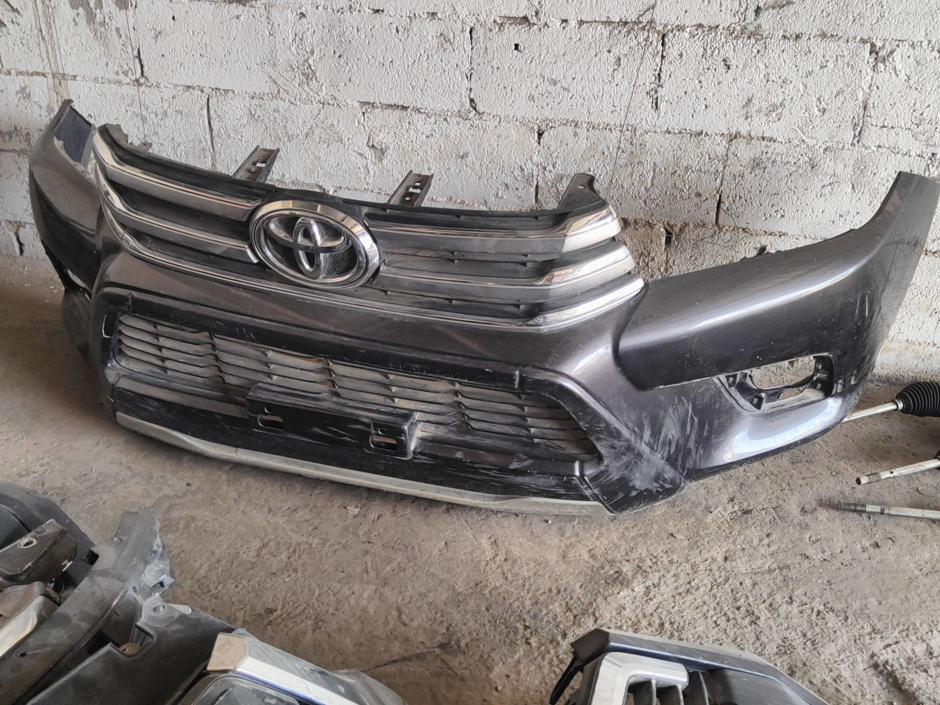 Body Bumper Toyota Hilux