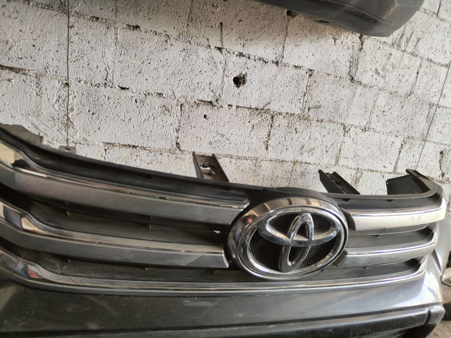 Body Grilles Toyota Hilux