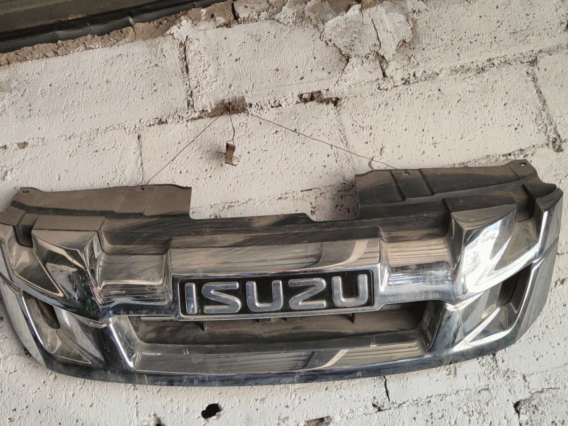 Body Grilles Isuzu D-Max