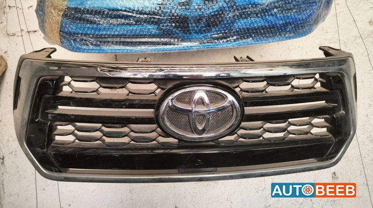 Body Grilles Toyota Hilux