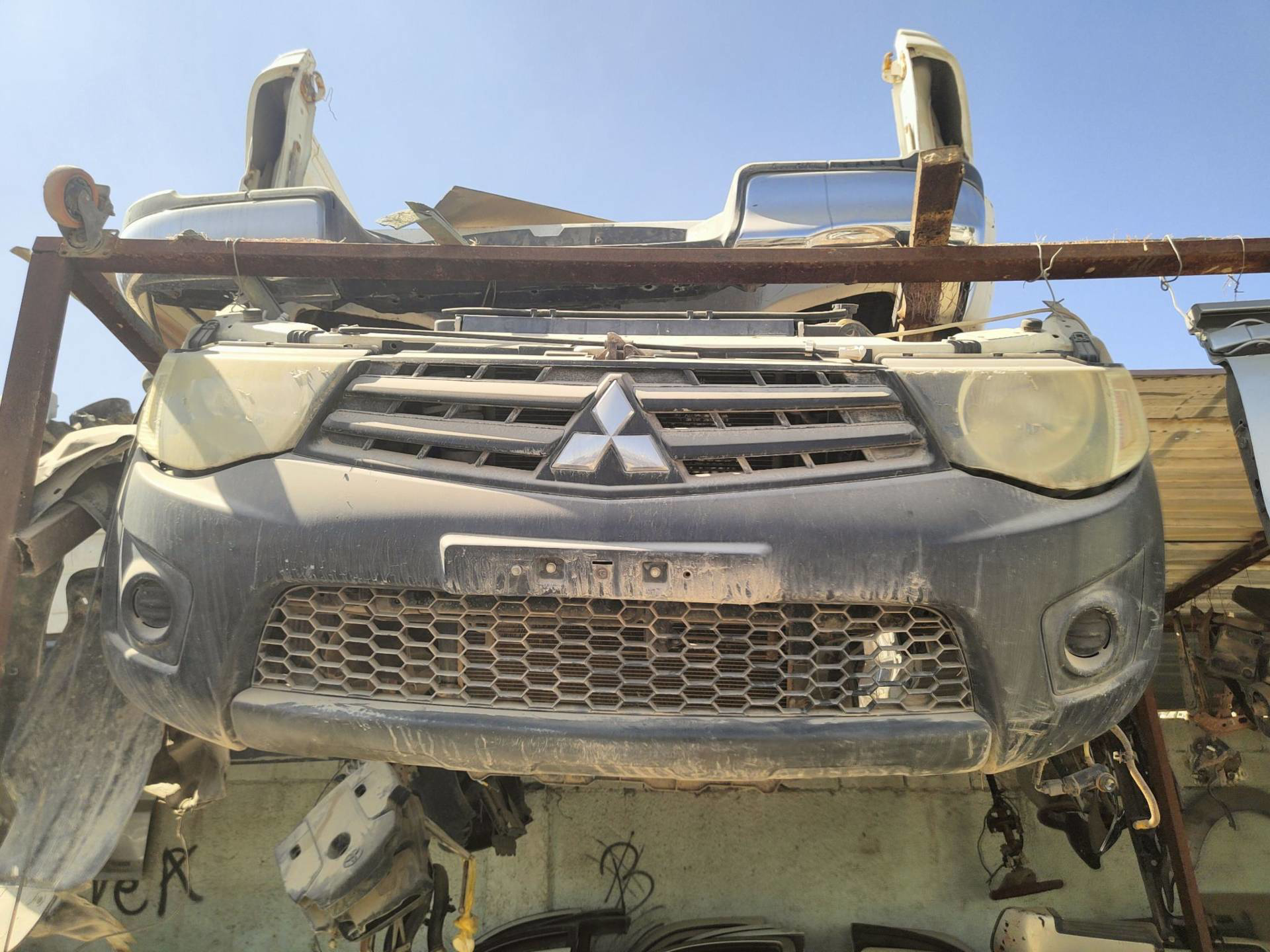 Body Bumper Mitsubishi L200
