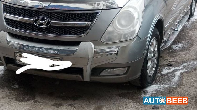 Minibus Hyundai 2013
