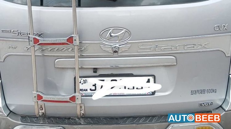 Minibus Hyundai 2013