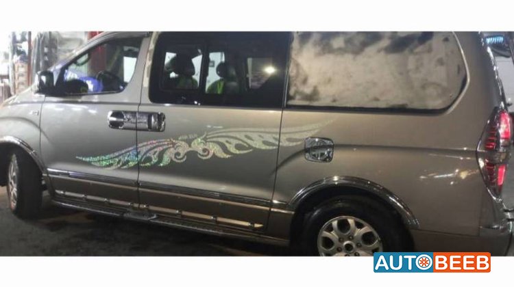 Minibus Hyundai 2013
