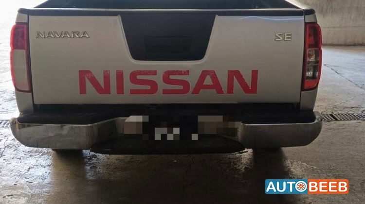 نيسان نافارا 2015