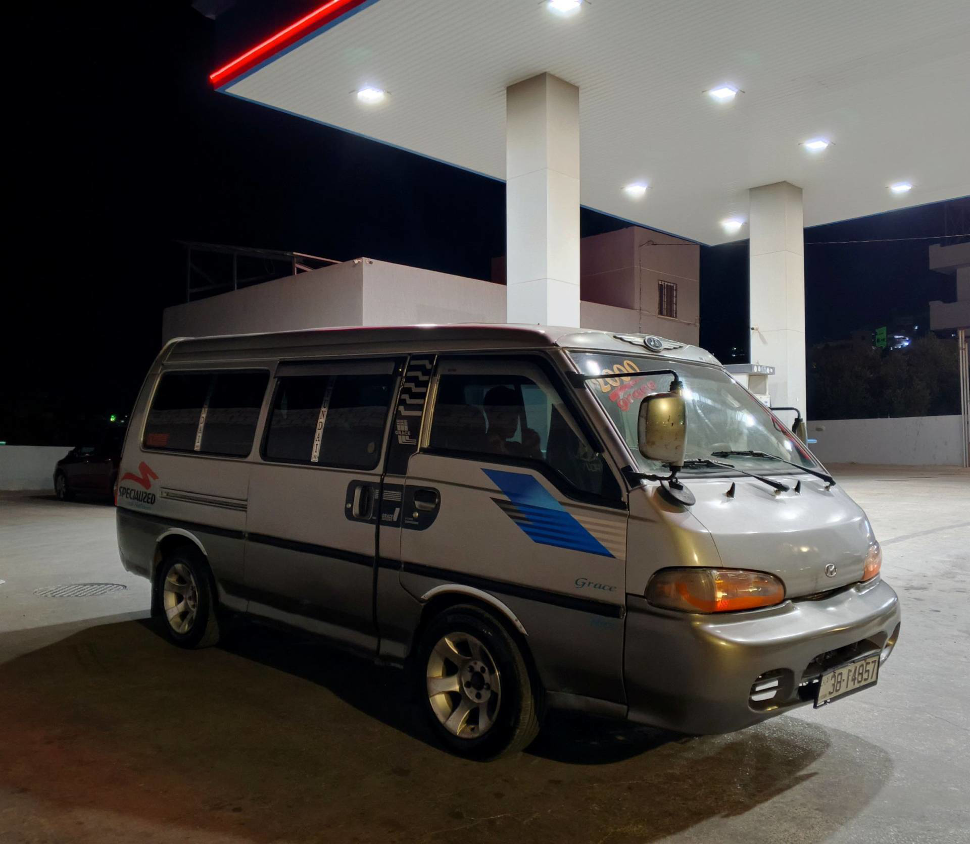 Minibus Hyundai 2000