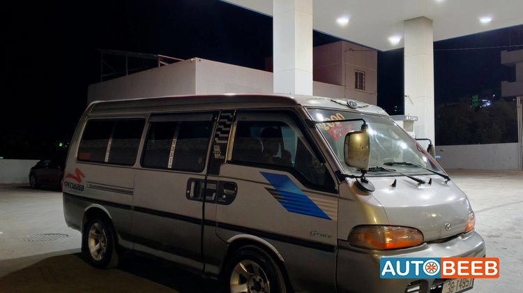 Minibus Hyundai 2000