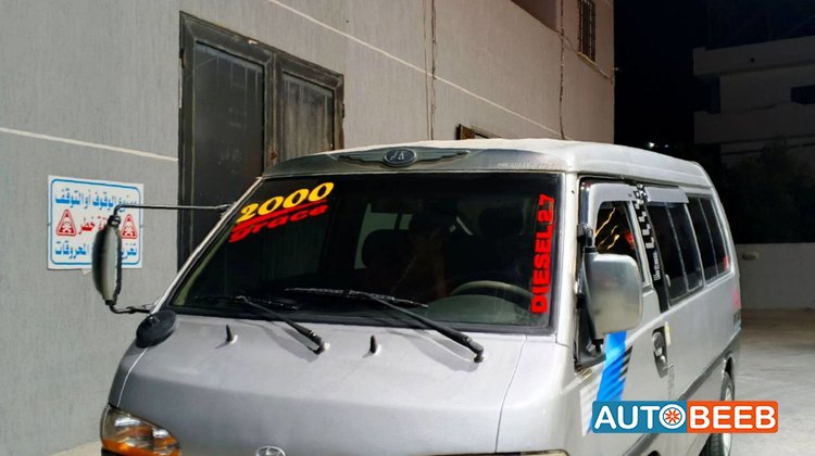 Minibus Hyundai 2000