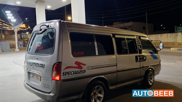 Minibus Hyundai 2000