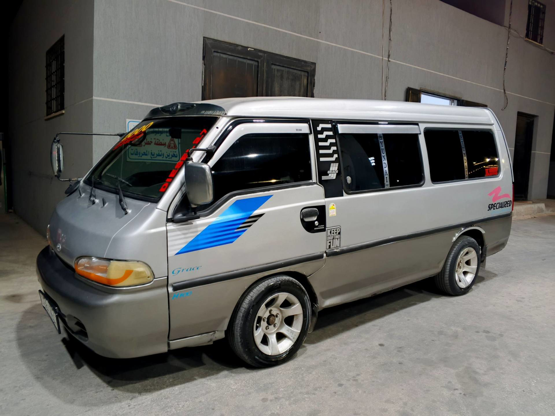 Minibus Hyundai 2000