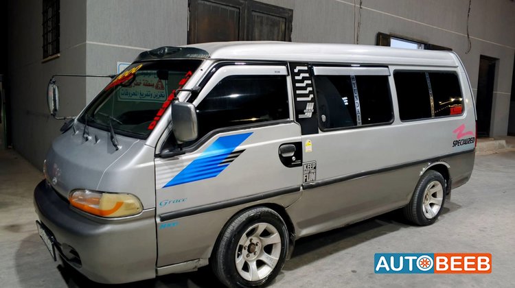Minibus Hyundai 2000