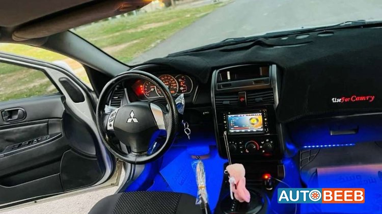 Mitsubishi Galant 2009