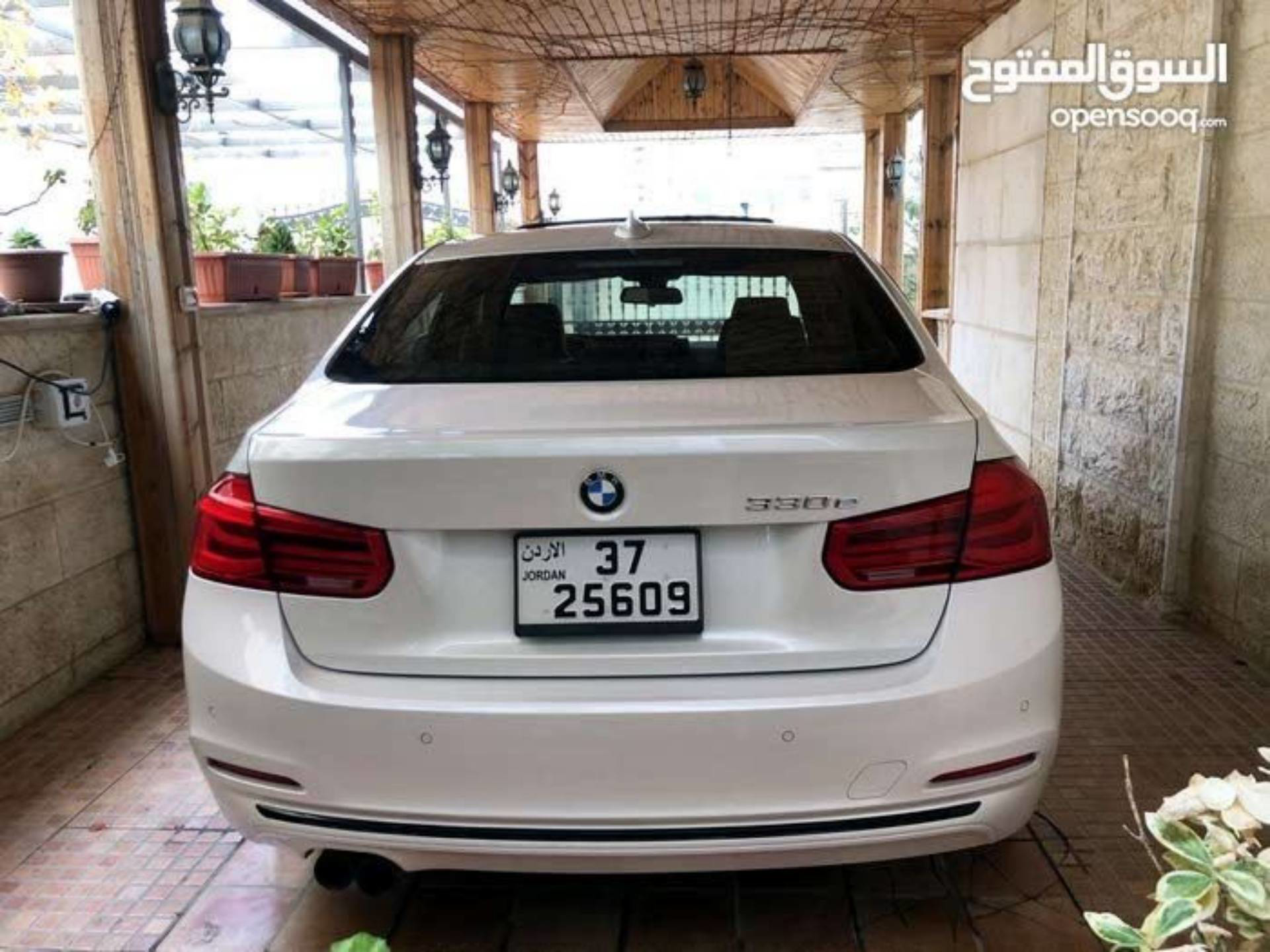 بي ام دبليو 330e 2016