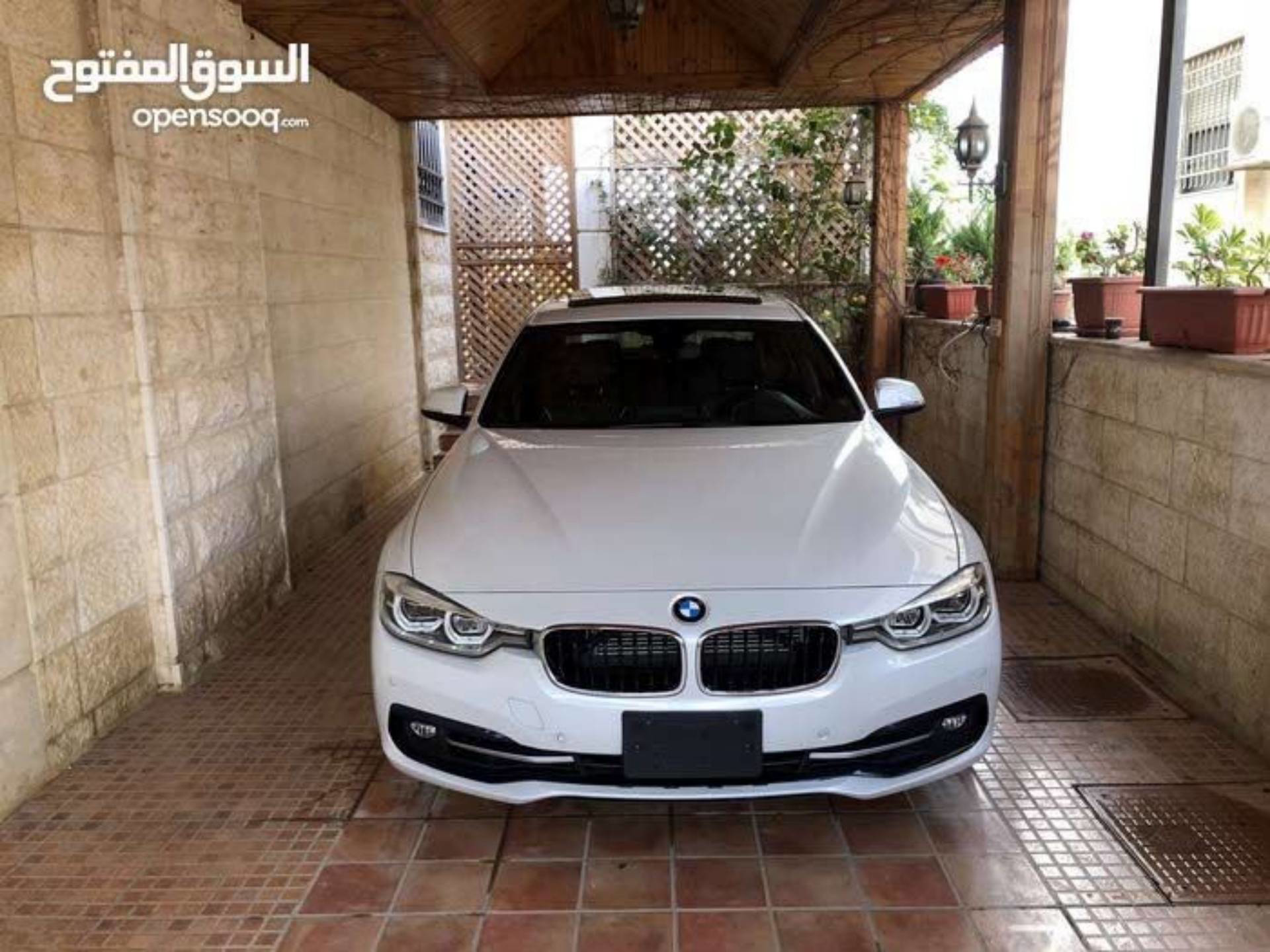 بي ام دبليو 330e 2016