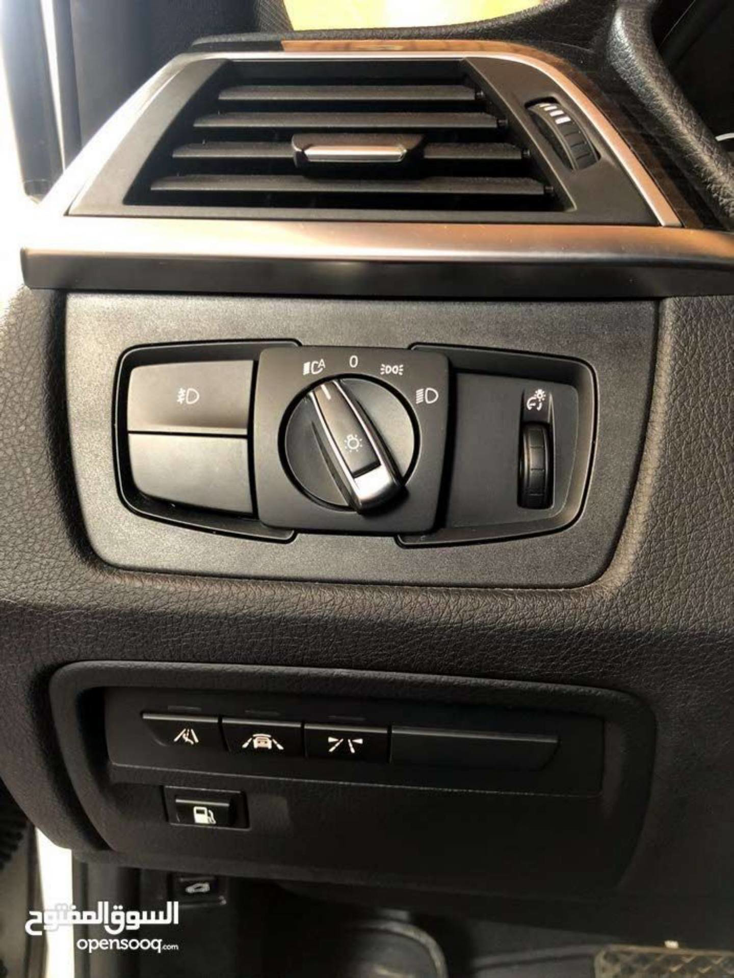 بي ام دبليو 330e 2016