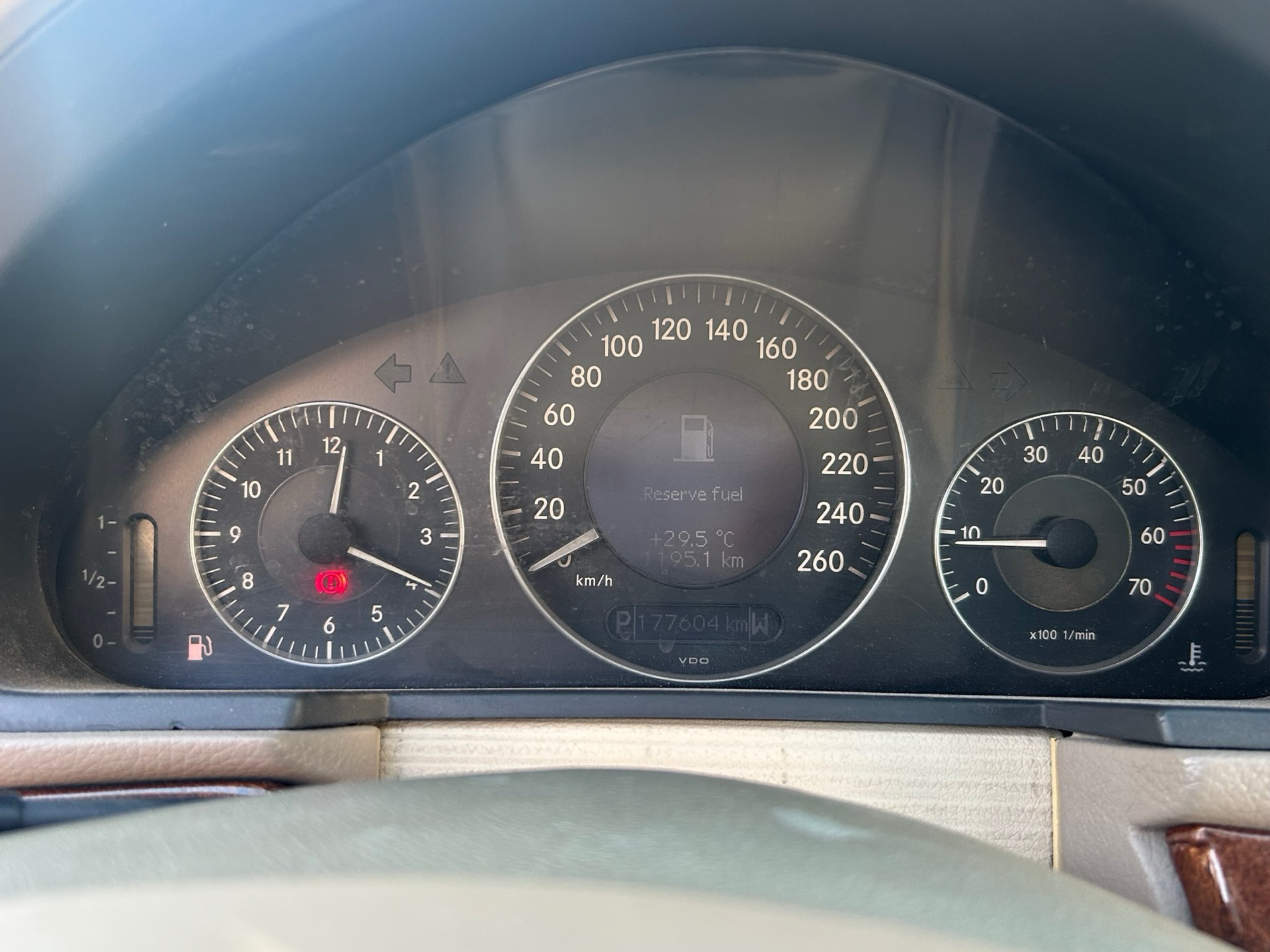 Mercedes Benz E200 2003