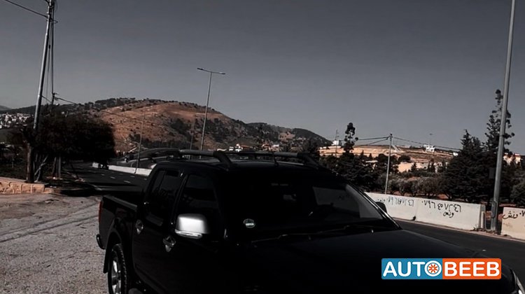 نيسان نافارا 2012