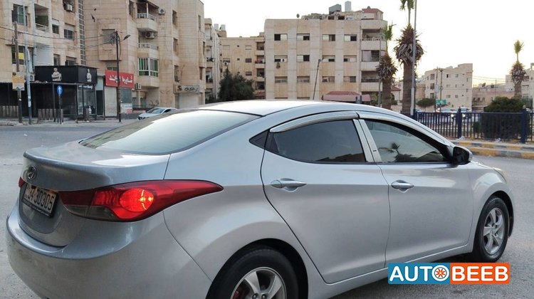 هيونداي افانتي 2011