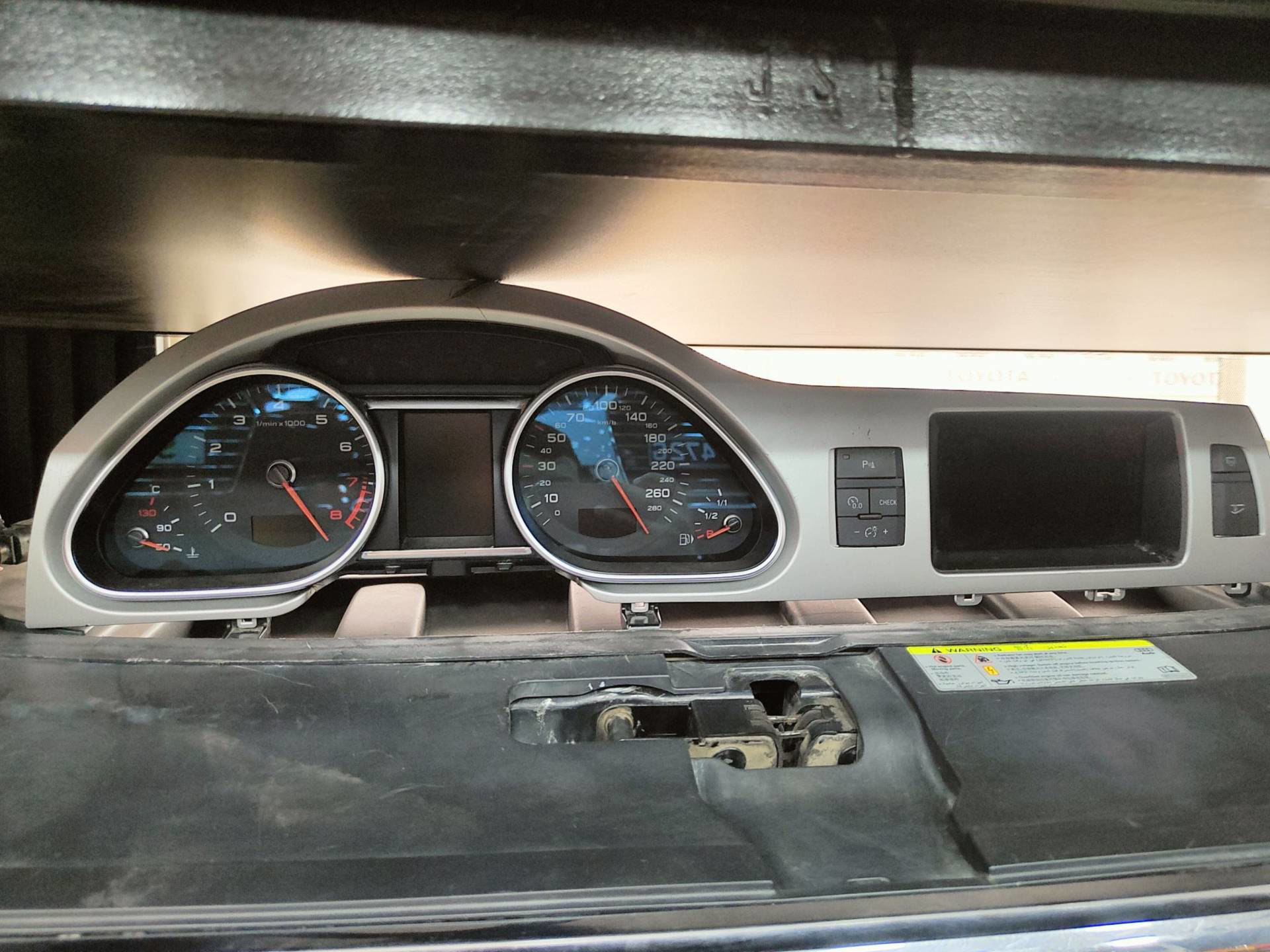 Cabin Dashboard Audi Q7