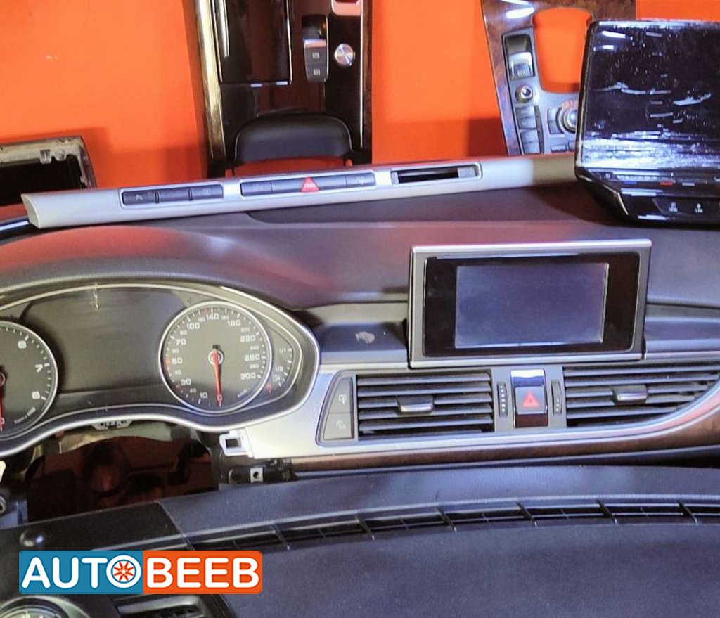 Cabin Dashboard Audi A6