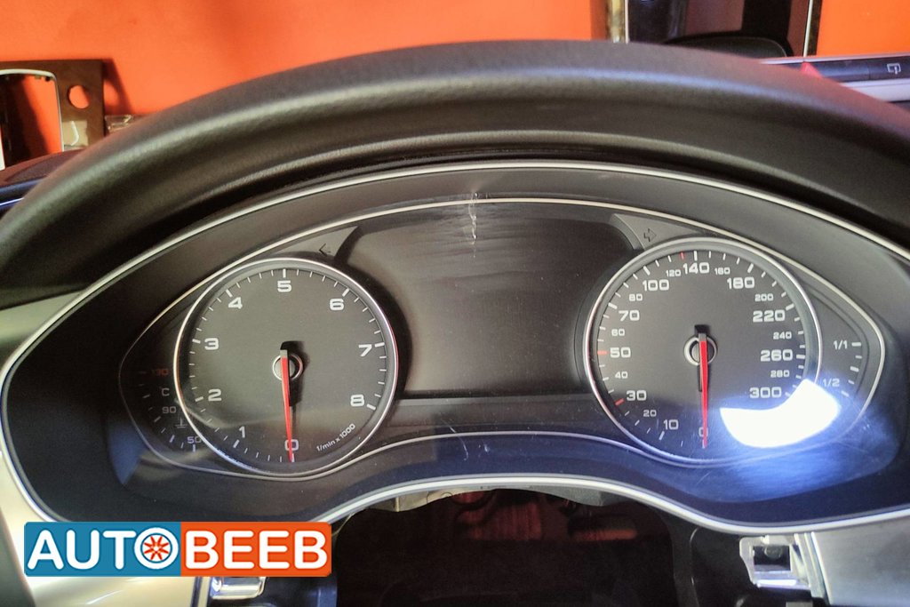 Cabin Dashboard Audi A6