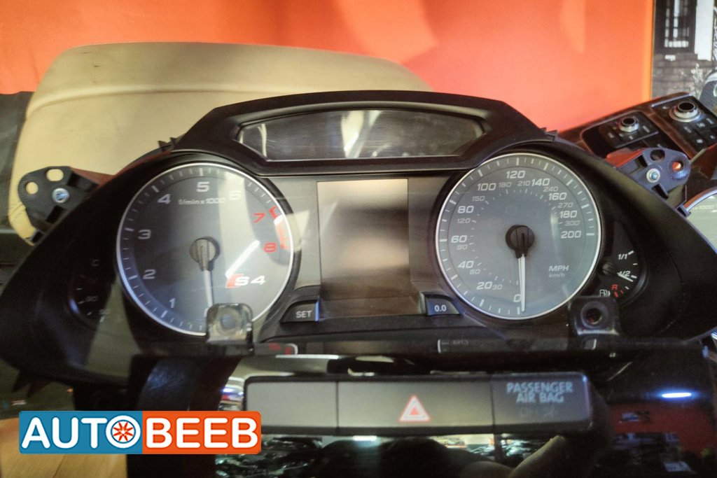 Cabin Dashboard Audi S4