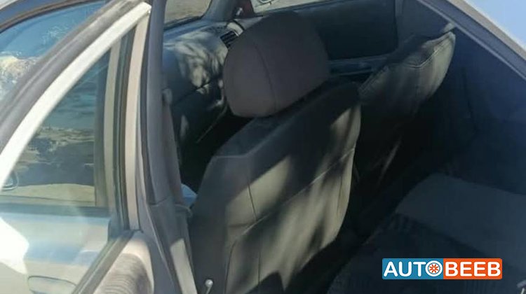 هيونداي فيرنا 2000