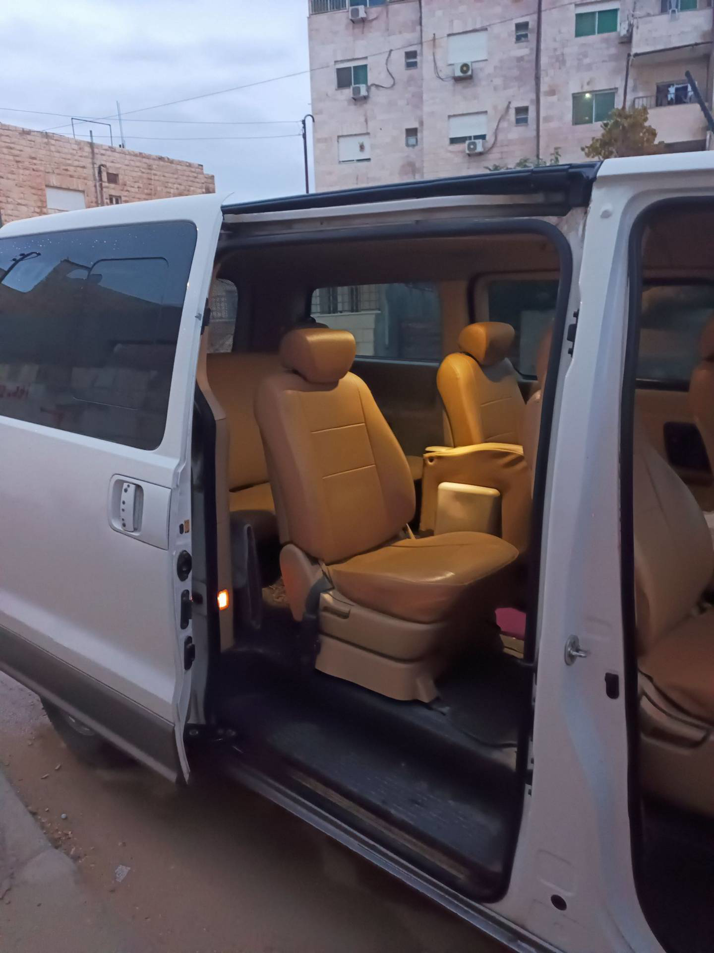 ميني باص هيونداي 2013