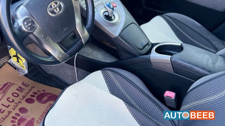 Toyota Prius 2012