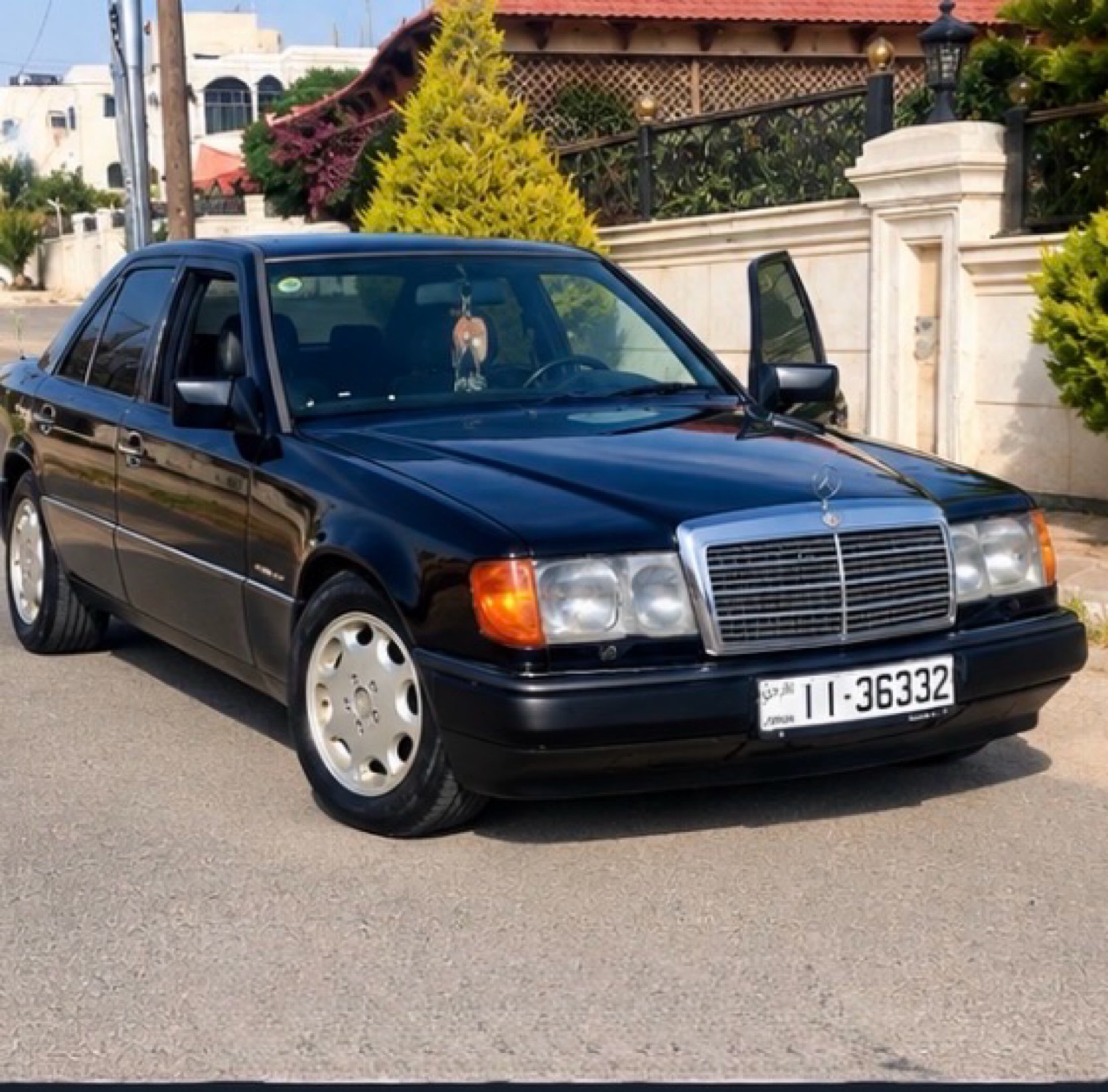 مرسيدس بنز E200 1991
