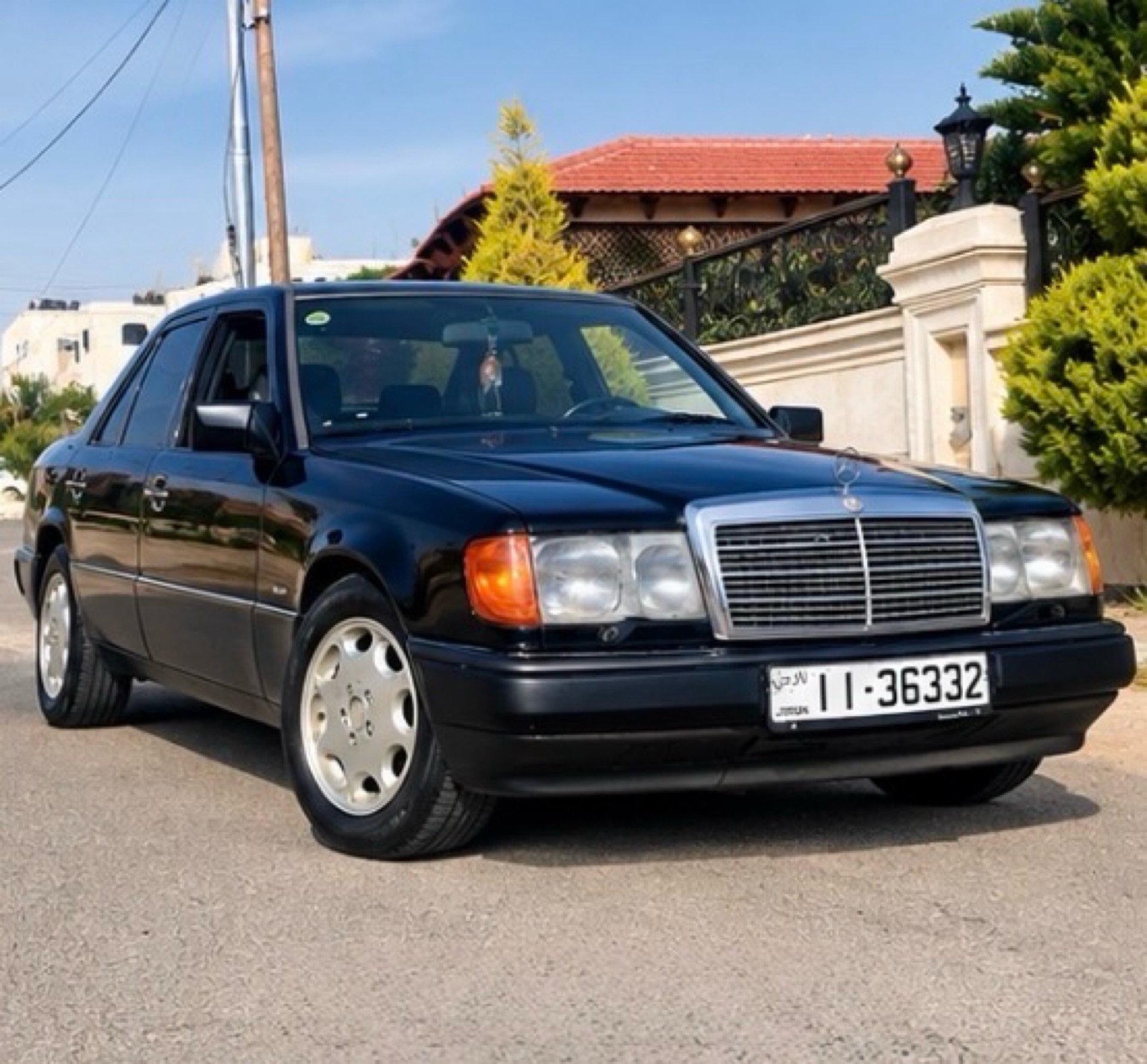 مرسيدس بنز E200 1991