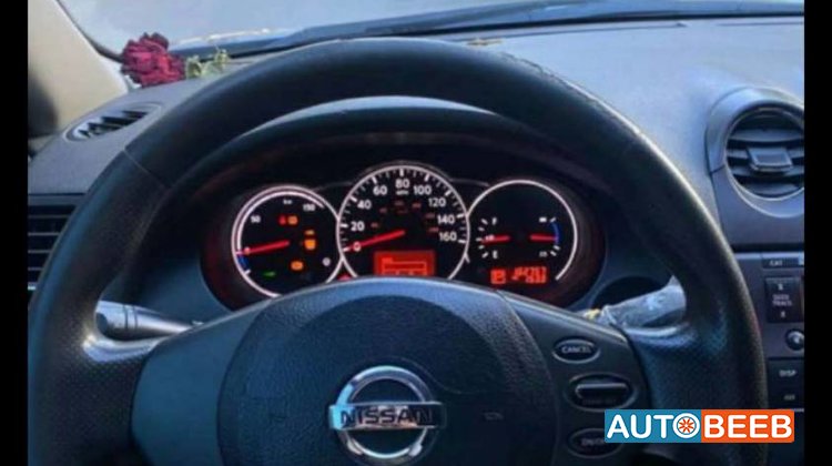 Nissan Altima 2011