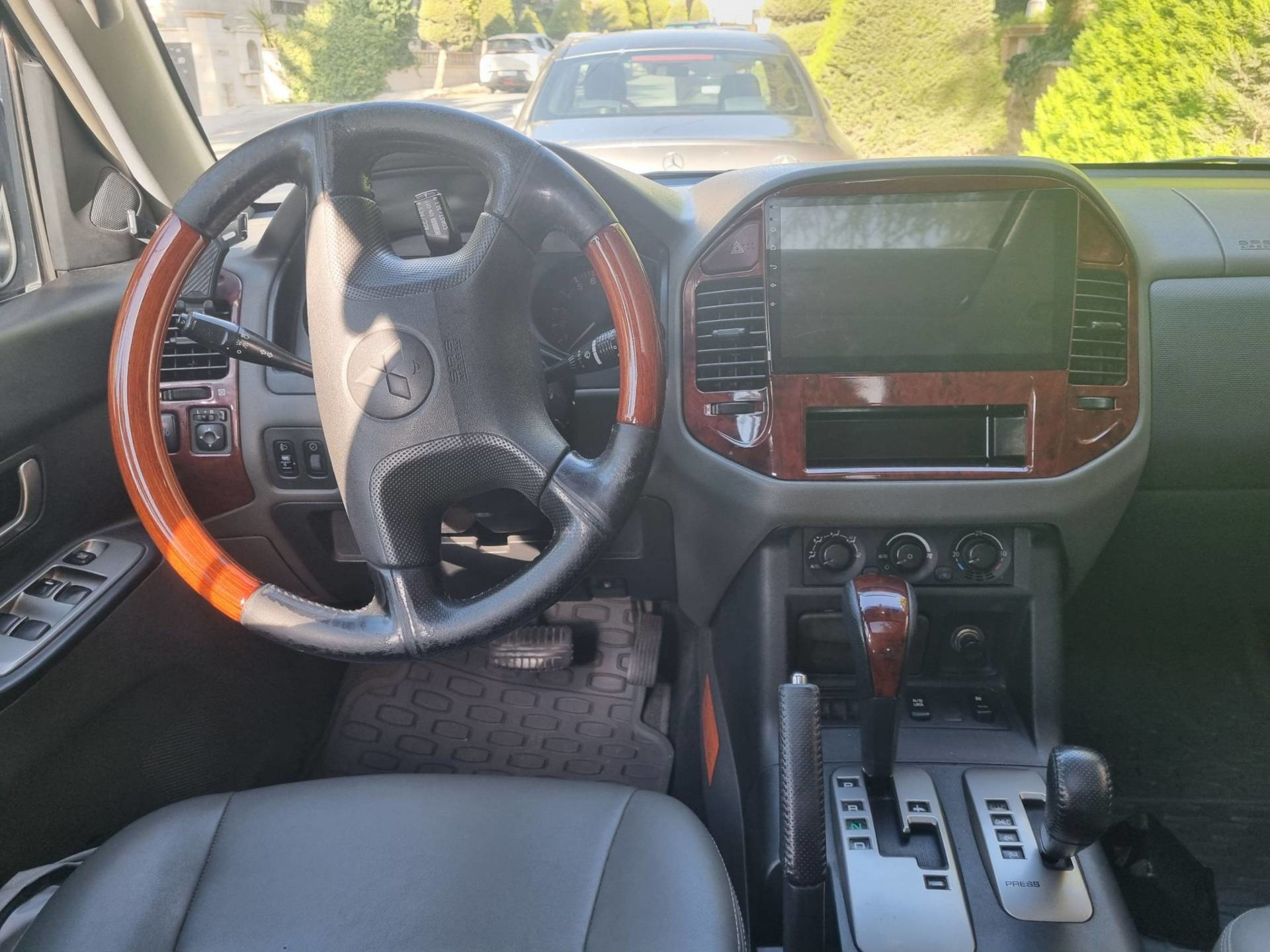 Mitsubishi Pajero 2004