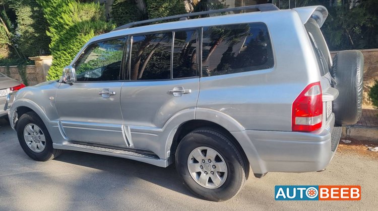 Mitsubishi Pajero 2004