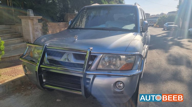 Mitsubishi Pajero 2004