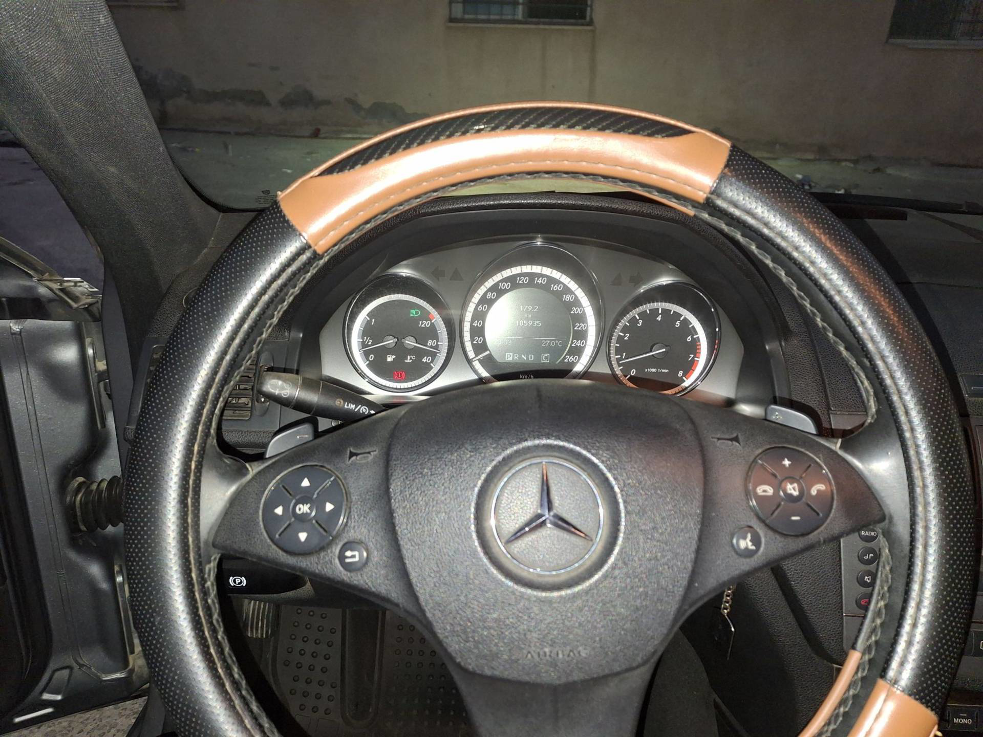 مرسيدس بنز C200 2010