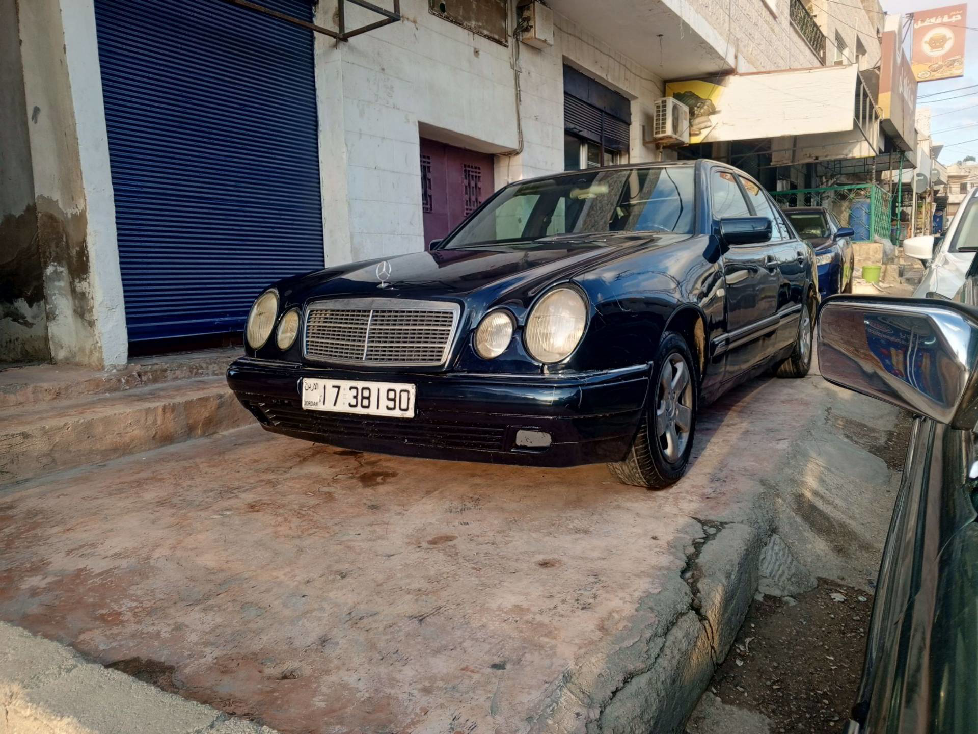 مرسيدس بنز E200 1996