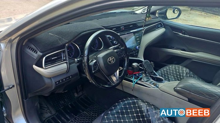 Toyota Camry 2018