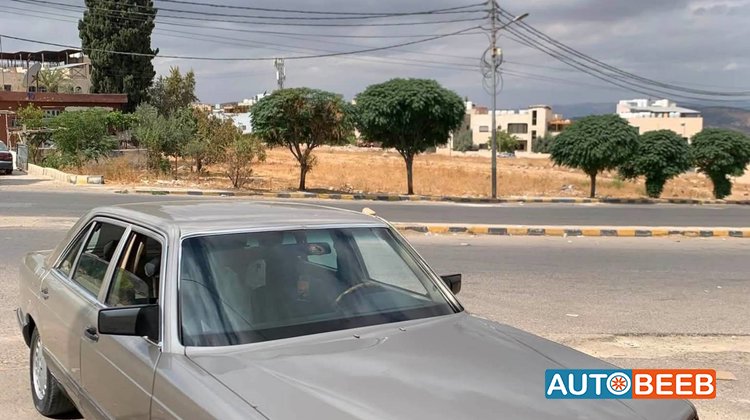 مرسيدس بنز S300 1990
