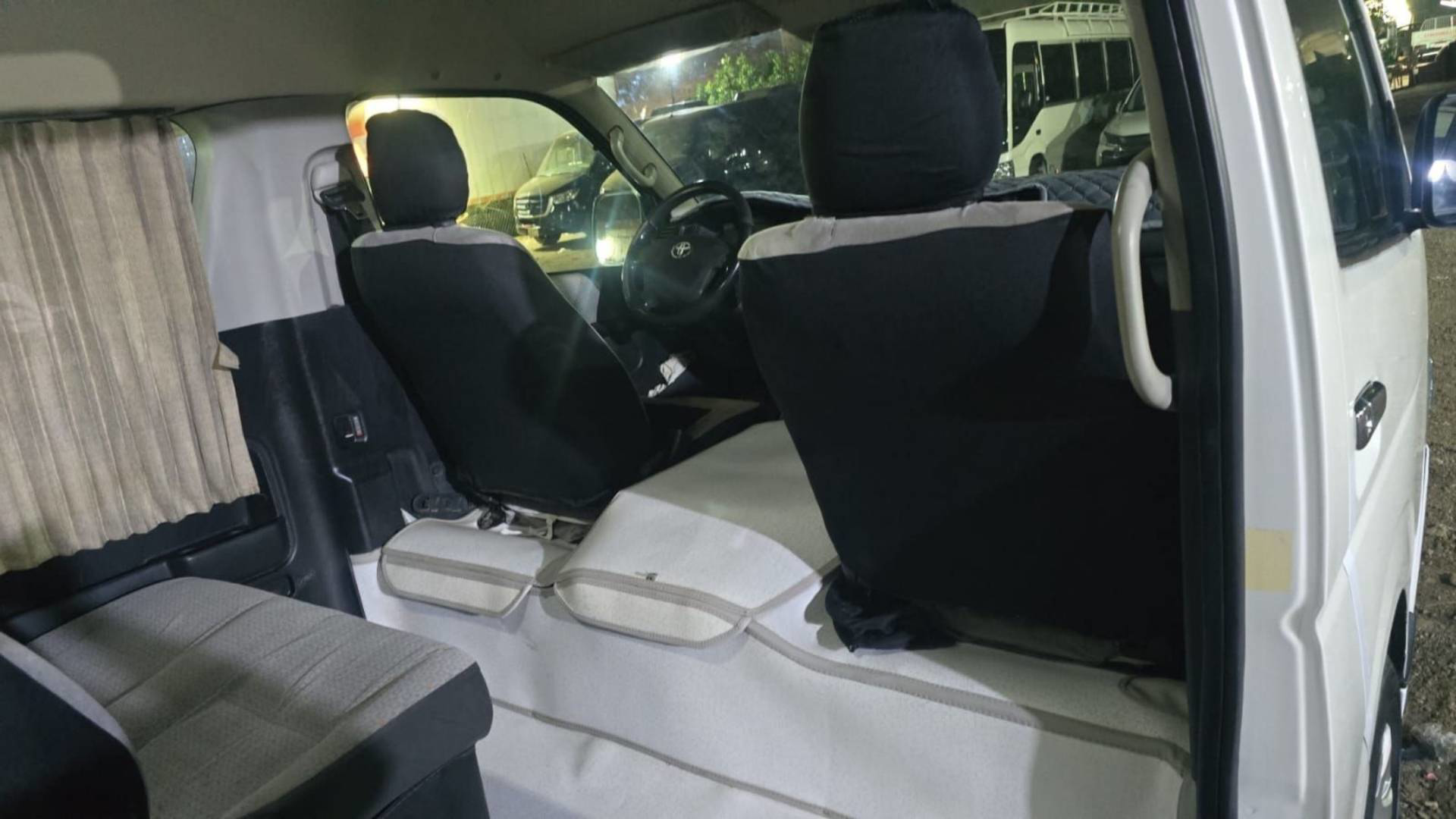 Minibus Toyota 2026