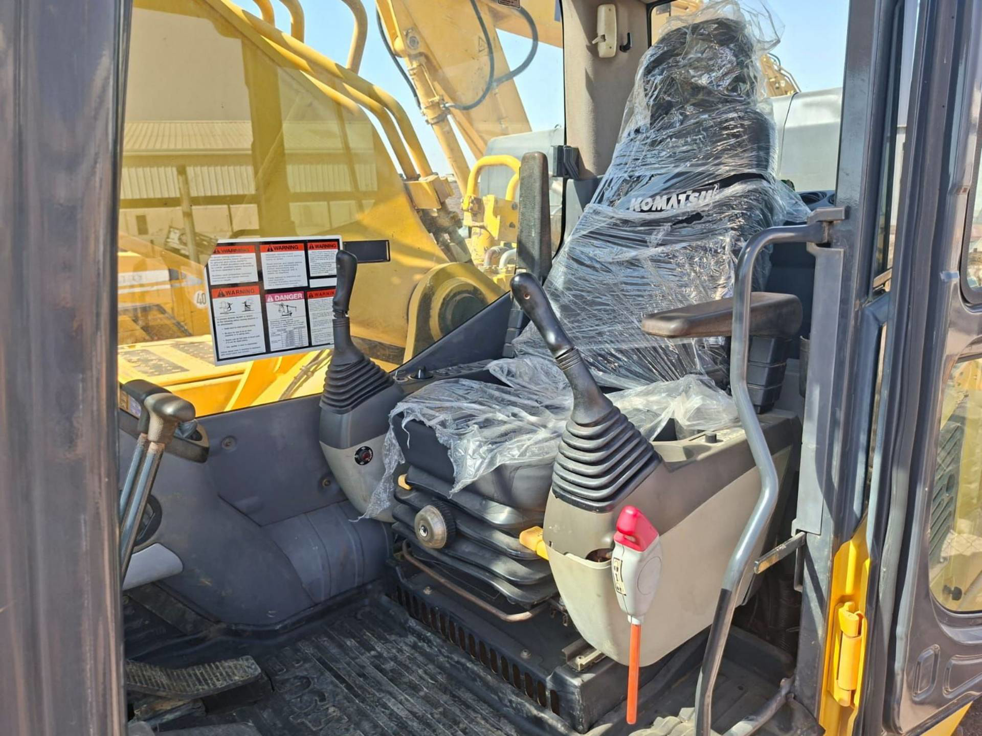 Tracked Excavator Komatsu 2010