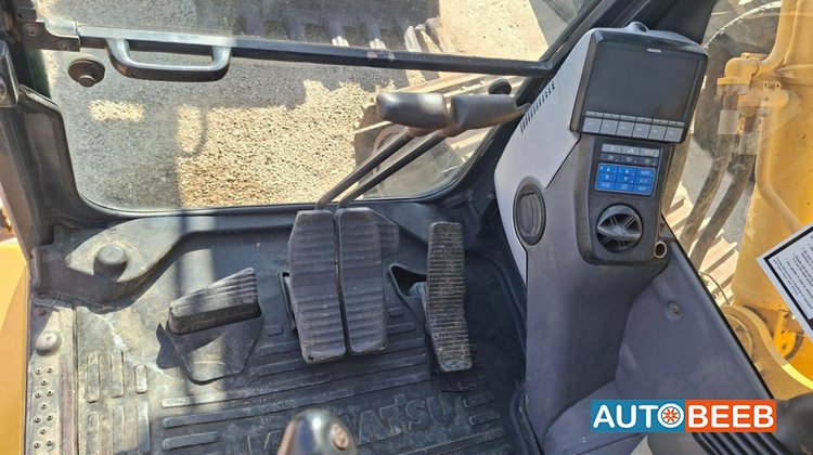 Tracked Excavator Komatsu 2010
