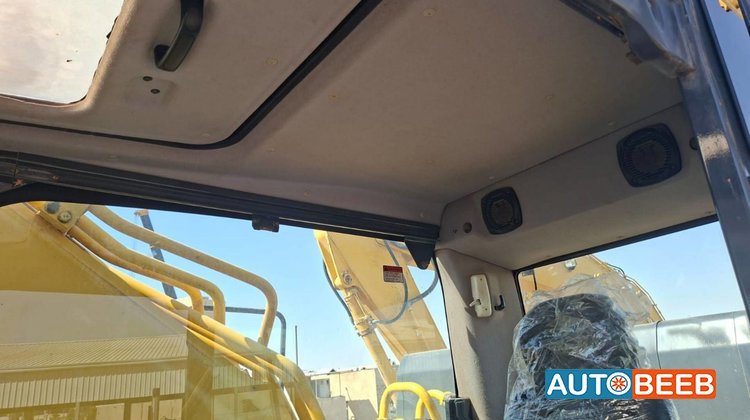 Tracked Excavator Komatsu 2010